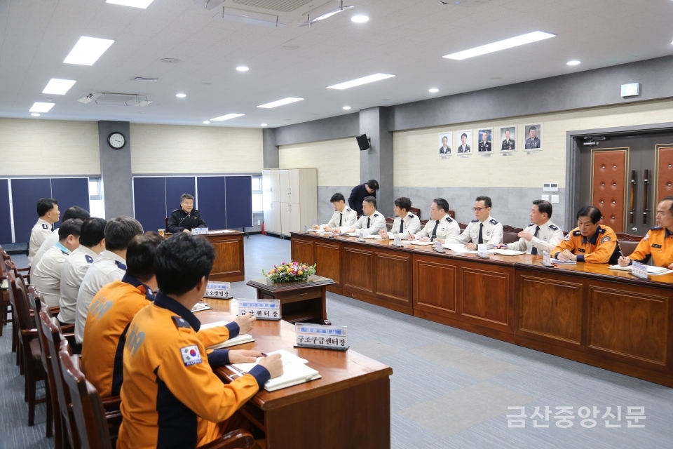 20일, 손정호 충남소방본부장이 금산소방서 격려 방문했다.
